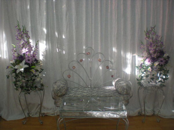 Peacock Loveseat (Silver)