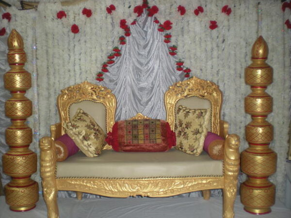 Royal Part Loveseat