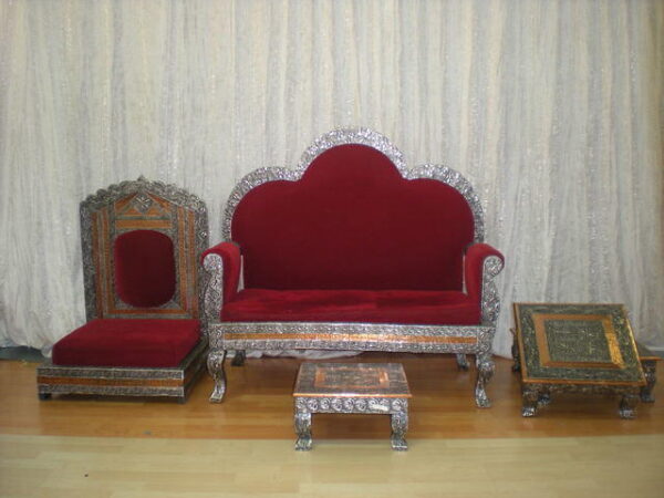 Agra Round and Floor Chair